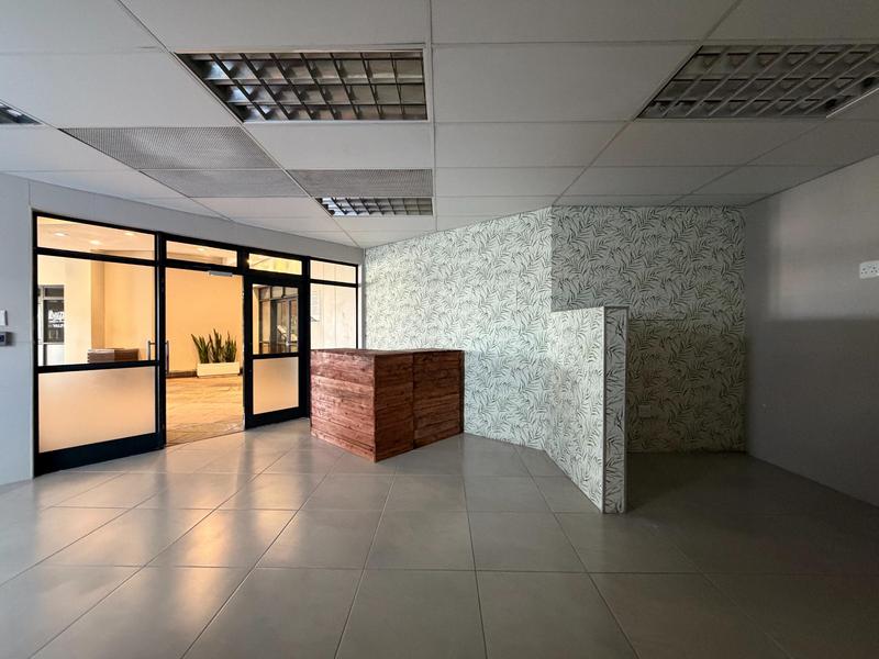 To Let Commercial Property for Rent in Humewood Eastern Cape